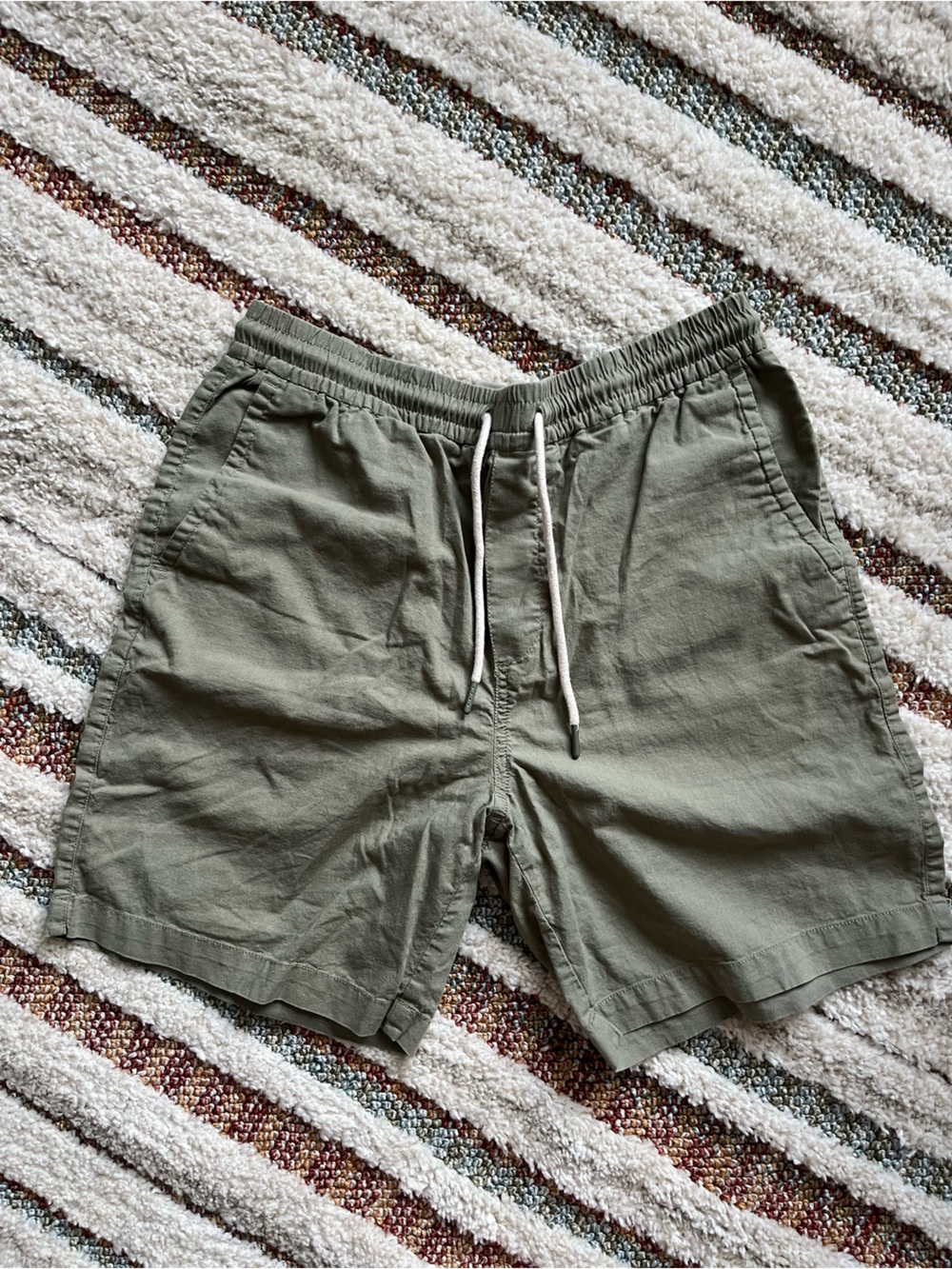 Men's Olive Green Cargo Shorts with Drawstring